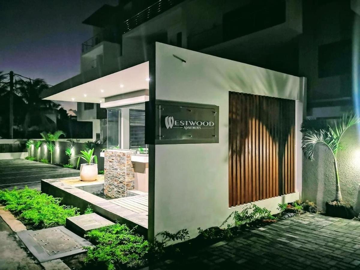 Westwood Apartments Flic en Flac ภายนอก รูปภาพ