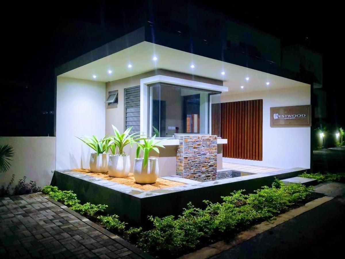 Westwood Apartments Flic en Flac ภายนอก รูปภาพ